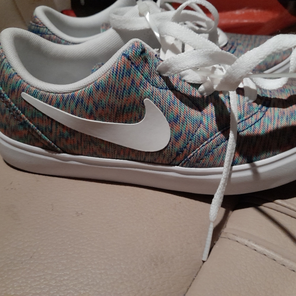 Girl sneakers - Picture 2 of 5